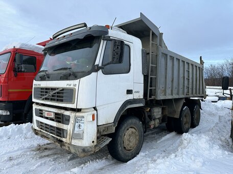 2004 Volvo FM, белый, 2100000 рублей, вид 2