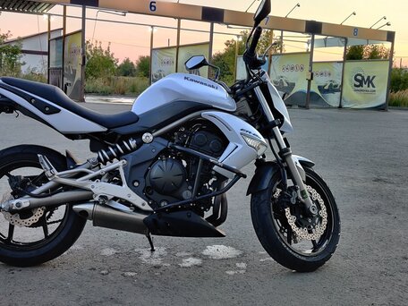 2009 Kawasaki ER-6N, белый, 430000 рублей, вид 1