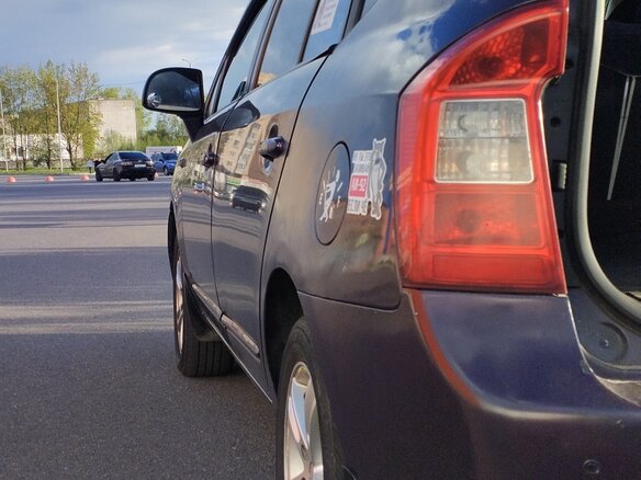 2010 Kia Carens II (UN), фиолетовый, 550000 рублей - вид 9