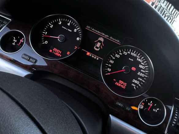 2007 Audi A8 Long II (D3) Рестайлинг 2, серебристый, 1100000 рублей - вид 13