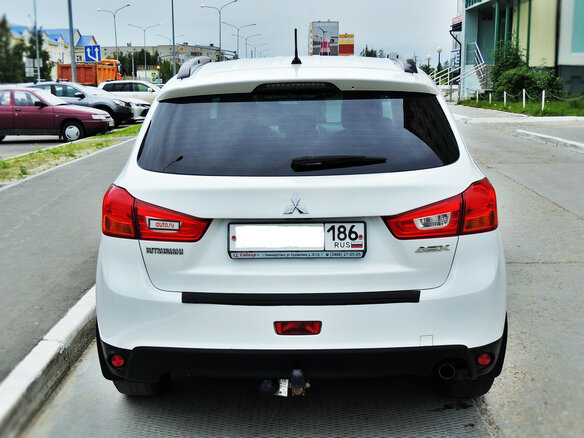 2013 Mitsubishi ASX I Рестайлинг, белый, 1100000 рублей - вид 3