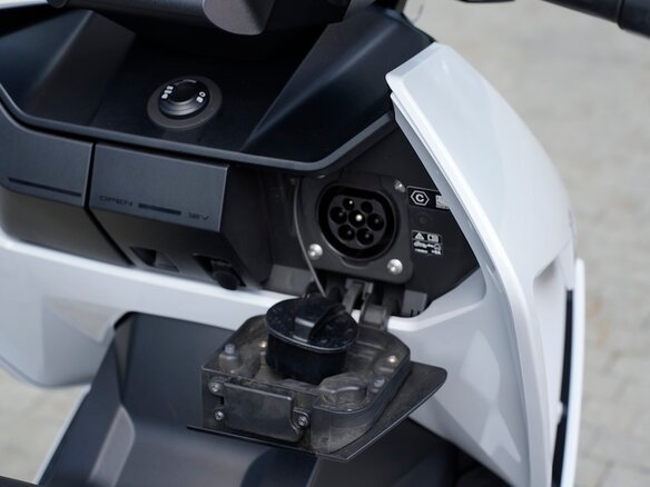 2022 BMW CE 04, белый, 1500000 рублей - вид 7