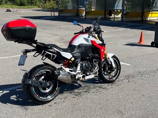 2020 BMW F 900 R, красный, 850000 рублей, вид 3