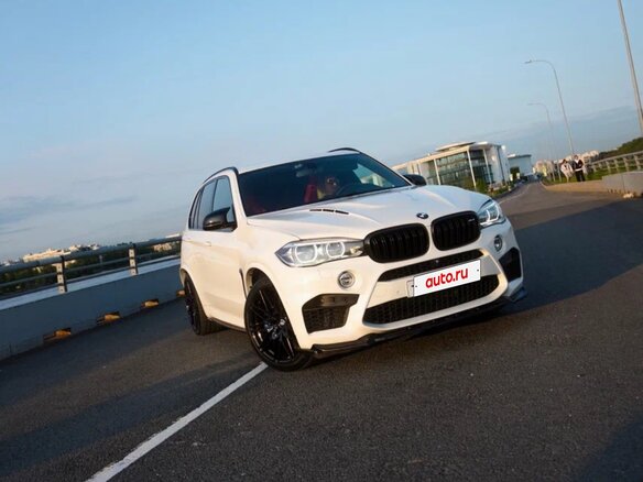 2015 BMW X5 M II (F85), белый - вид 4
