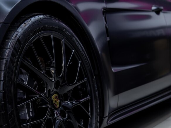2020 Porsche Panamera 4 II, чёрный, 8100000 рублей - вид 6