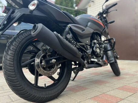 2021 Bajaj Pulsar 180, чёрный, 150000 рублей, вид 3