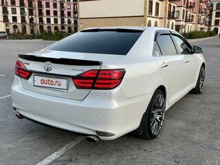 2016 Toyota Camry VII (XV50) Рестайлинг, белый, 2100000 рублей, вид 3