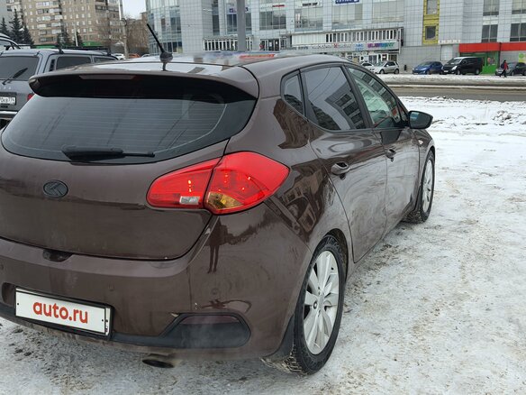 2014 Kia Ceed II, коричневый, 810000 рублей - вид 4