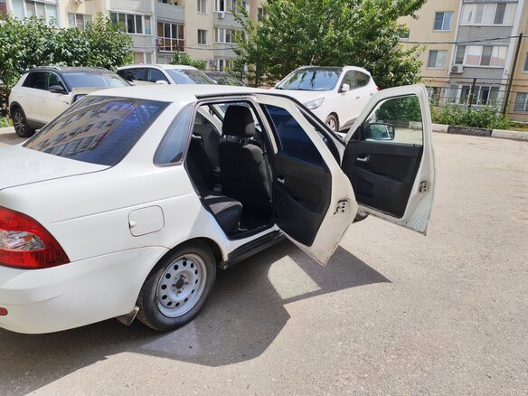 2013 Lada (ВАЗ) Priora I Рестайлинг, белый, 330000 рублей - вид 3
