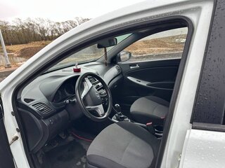 2012 Hyundai Solaris I, белый, 450000 рублей, вид 5