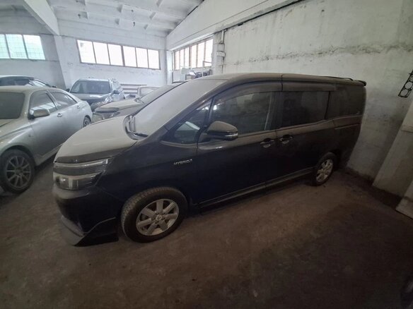 2014 Toyota Voxy III (R80), чёрный - вид 6
