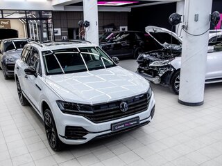 2020 Volkswagen Touareg III, белый, 8600000 рублей, вид 5
