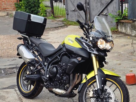 2011 Triumph Tiger 800, жёлтый, 630000 рублей, вид 2