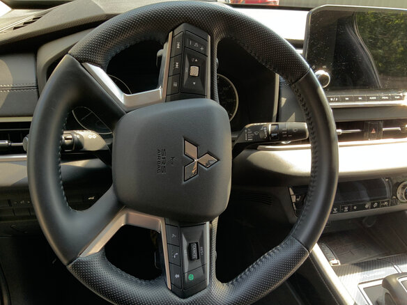 2021 Mitsubishi Outlander IV, серый, 3300000 рублей - вид 7