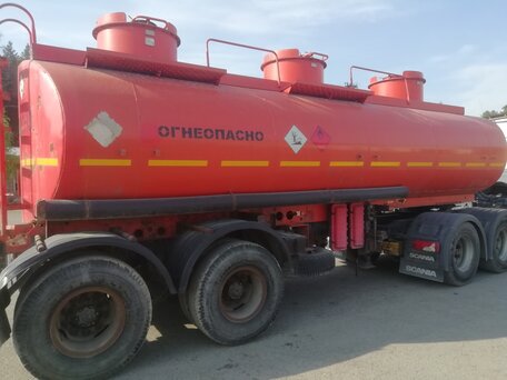 2010 НефАЗ П/п цистерна, красный, 500000 рублей, вид 4