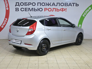 2016 Hyundai Solaris I Рестайлинг, серебристый, 950000 рублей, вид 4