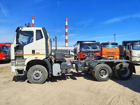 2023 FAW J6 CA4250, белый, 3491000 рублей, вид 4