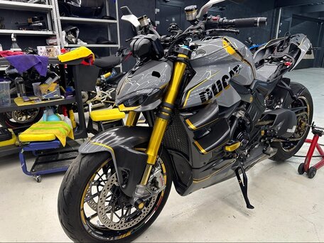 2022 Ducati Streetfighter V4, серый, 3800000 рублей, вид 4
