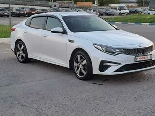 2019 Kia Optima IV Рестайлинг, белый, 2100000 рублей, вид 3