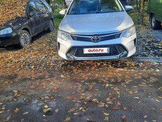 2015 Toyota Camry US Market VII (XV50) Рестайлинг, серебристый, 1770000 рублей, вид 2