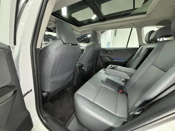 2026 Toyota RAV4 VI (XA60), белый, 4350000 рублей - вид 12