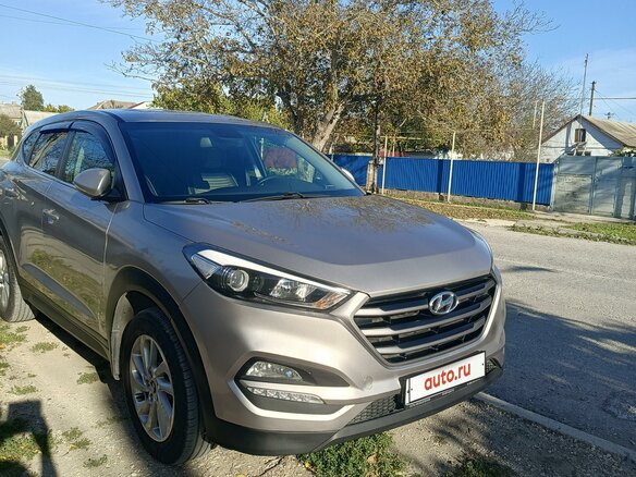 2017 Hyundai Tucson III, бежевый, 2100000 рублей - вид 2