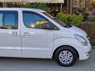 2017 Hyundai H-1 II Рестайлинг, белый, 2400000 рублей, вид 3
