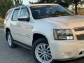 2012 Chevrolet Tahoe 6AT III, белый, 2700000 рублей - вид 1