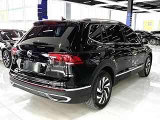 2023 Volkswagen Tiguan L II Рестайлинг (China Market), чёрный, 2100000 рублей, вид 4