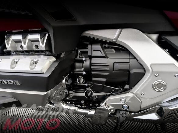2018 Honda GL 1800 Gold Wing, красный, 2740000 рублей - вид 16
