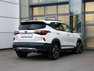 2022 Kia Seltos I, белый, 2590000 рублей, вид 4
