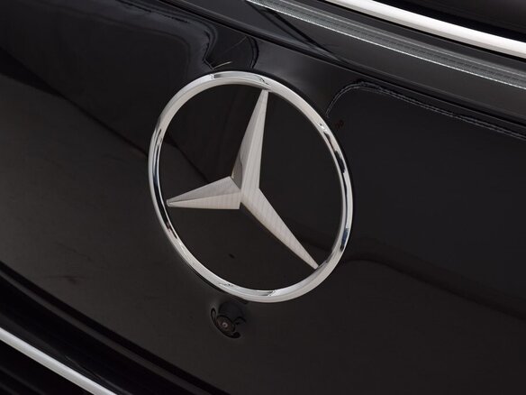2023 Mercedes-Benz EQS SUV 580, чёрный, 11000000 рублей - вид 3