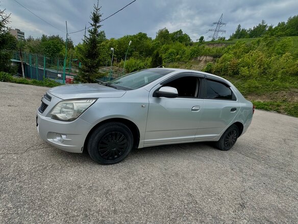2014 Chevrolet Cobalt II, серебристый, 550000 рублей - вид 1