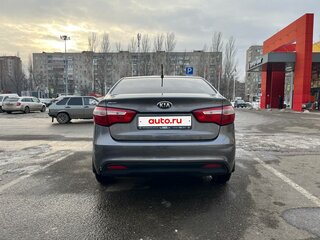 2014 Kia Rio 5-speed III, серый, 750000 рублей, вид 3