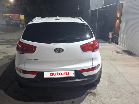 2014 Kia Sportage III Рестайлинг, белый, 1600000 рублей, вид 3
