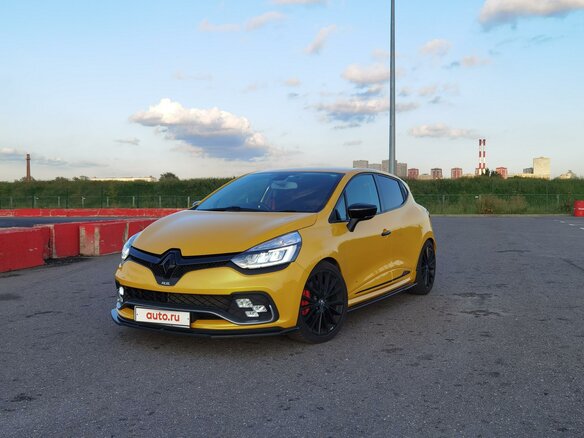 2018 Renault Clio RS IV Рестайлинг, жёлтый, 2200000 рублей