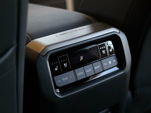 2026 Toyota Land Cruiser Prado 250 Series, белый, 11400000 рублей - вид 19