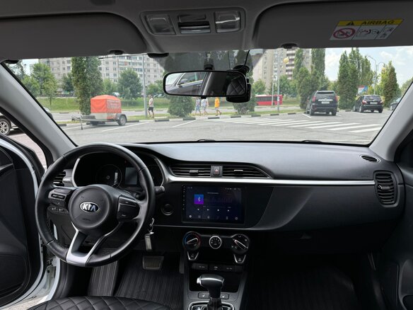 2020 Kia Rio IV, белый, 1920000 рублей - вид 6