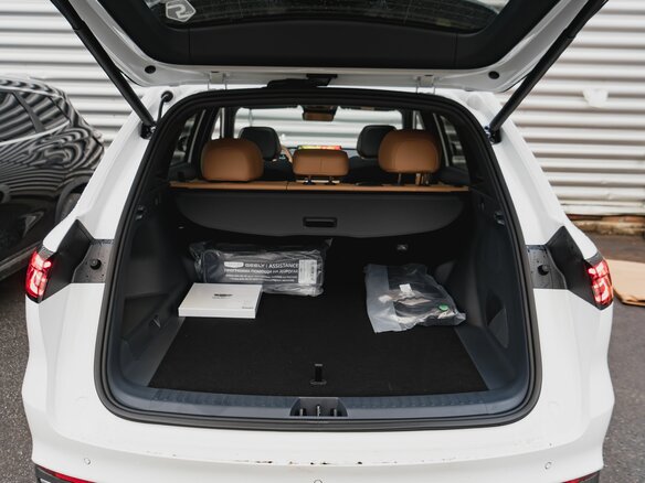 2026 Geely EX5 Гибрид EM-i, белый - вид 25