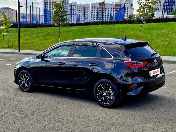 2020 Kia Ceed III, чёрный, 1820000 рублей - вид 5