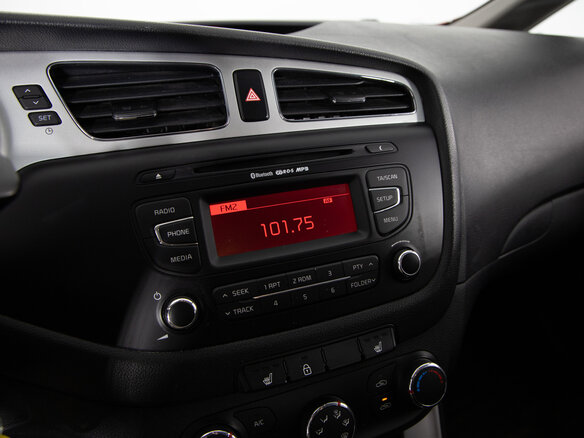 2014 Kia Ceed II, красный, 899000 рублей - вид 15