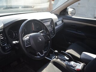 2017 Mitsubishi Outlander III Рестайлинг 2, белый, 1750000 рублей, вид 5
