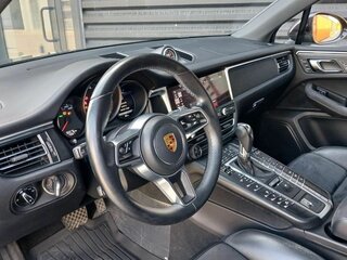 2020 Porsche Macan GTS I Рестайлинг, коричневый, 6590000 рублей, вид 4