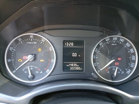 2012 Skoda Octavia II (A5) Рестайлинг, белый, 650000 рублей, вид 5