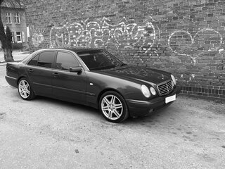 1997 Mercedes-Benz E-Класс 200 II (W210, S210), зелёный, 550000 рублей, вид 2