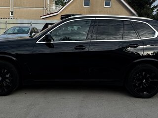 2022 BMW X5 40d IV (G05/G18), чёрный, 8300000 рублей, вид 3