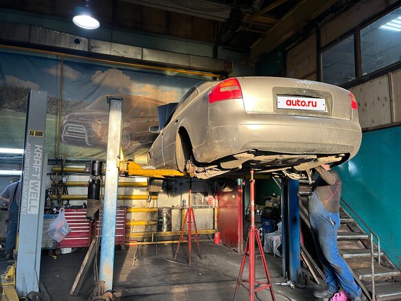 1998 Audi A6 II (C5), серый, 500000 рублей - вид 24