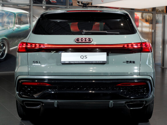 2026 Audi Q5 L III (GU), чёрный, 6850000 рублей - вид 5