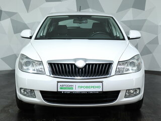 2013 Skoda Octavia II (A5) Рестайлинг, белый, 909000 рублей, вид 2