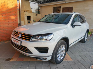 2016 Volkswagen Touareg II Рестайлинг, белый, 3300000 рублей, вид 1